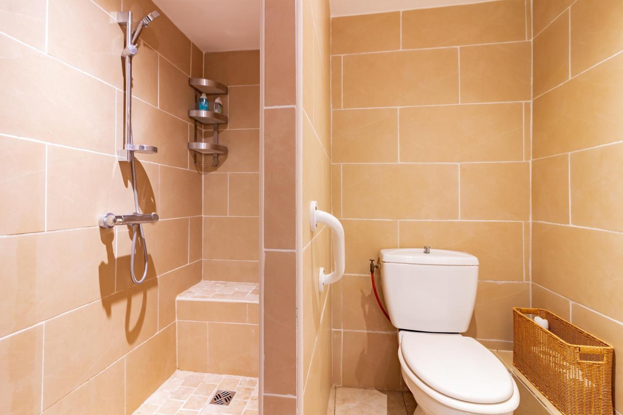 カルカソンヌLe Cerisier Des 4 Chemins - Appt 75M² Pour 6アパートメント エクステリア 写真
